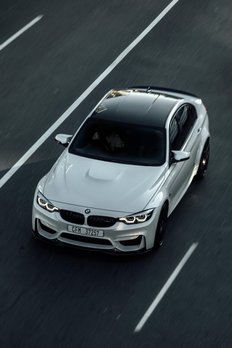 BMW 320i com visual de M3